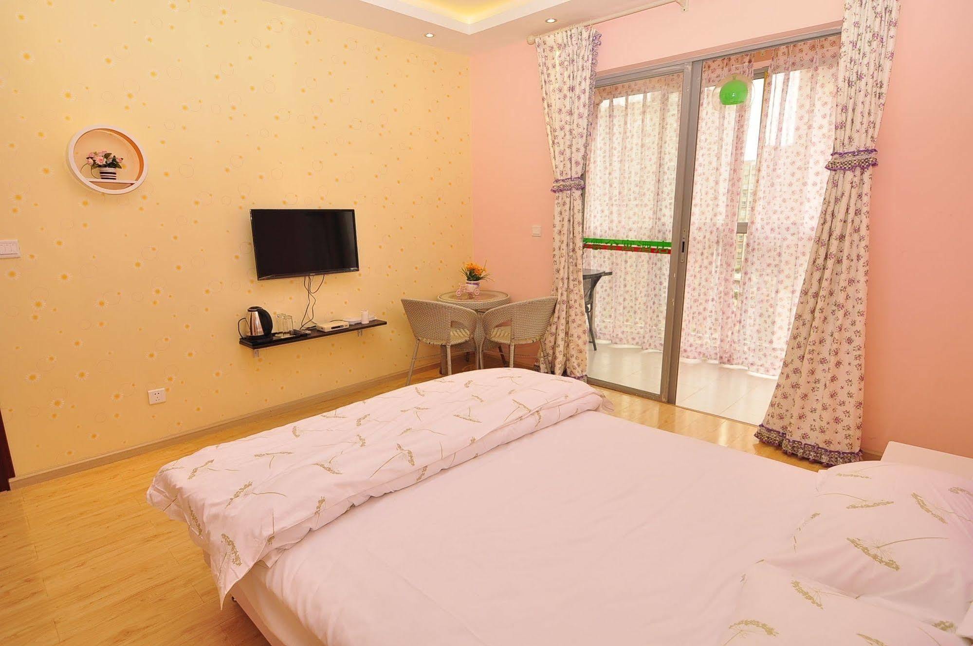 Kunming Colorful Cloud Apartment Hotel Exterior photo